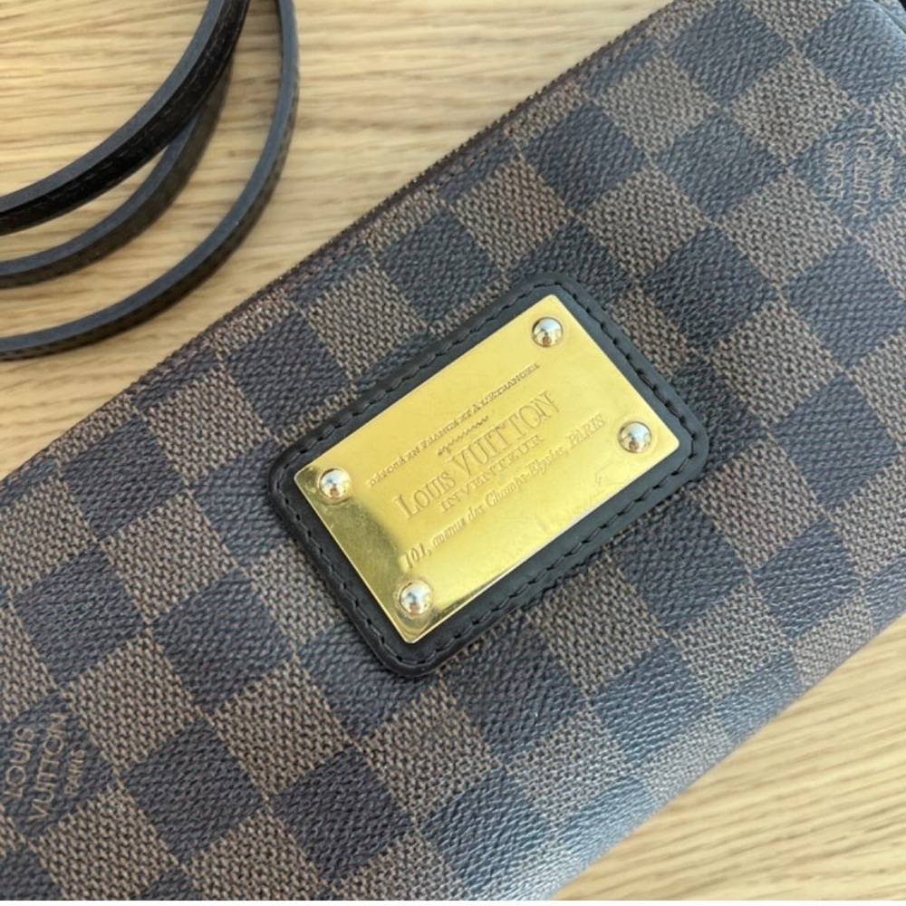 Louis Vuitton Eva Clutch
